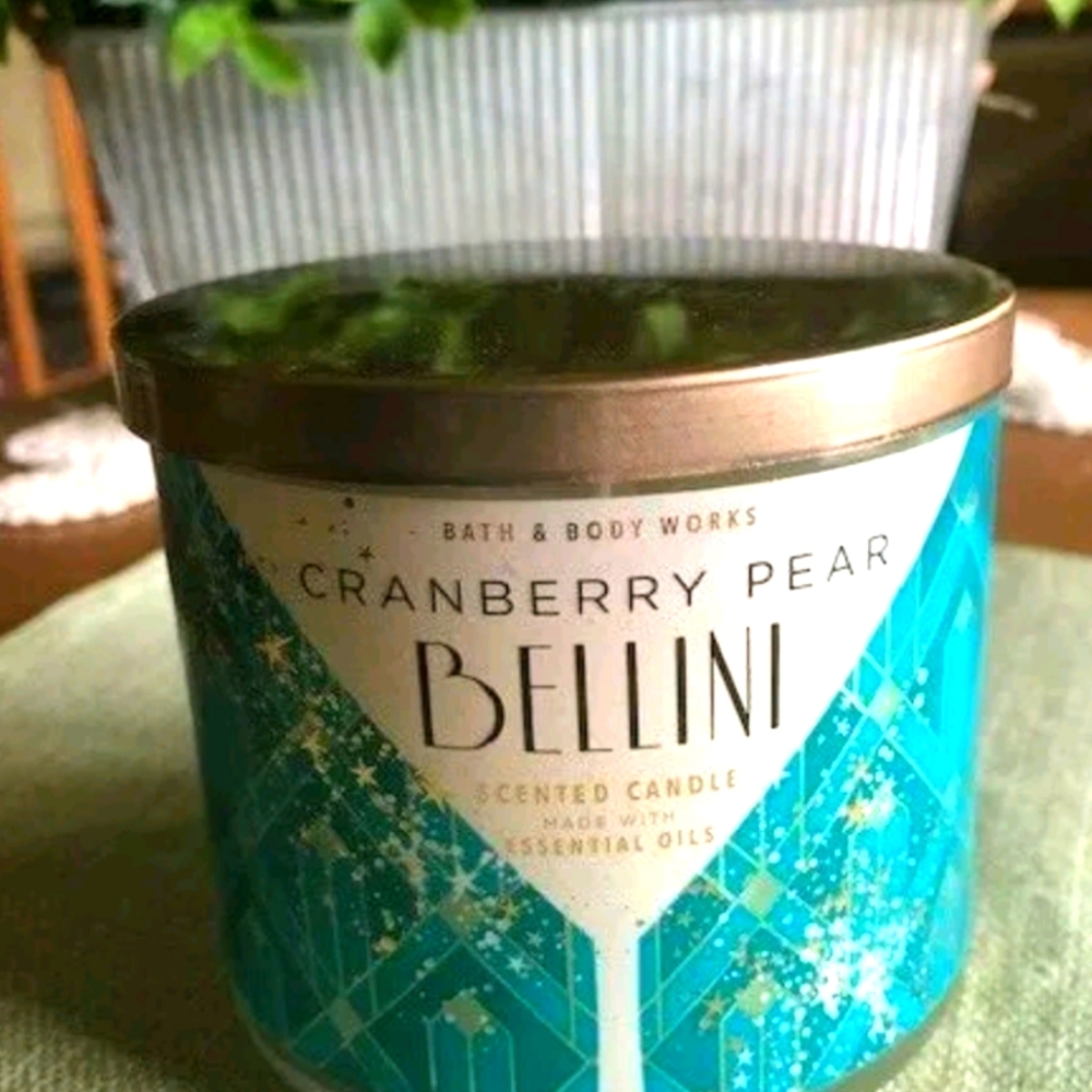 Bath & body works cranberry pear Bellini candle